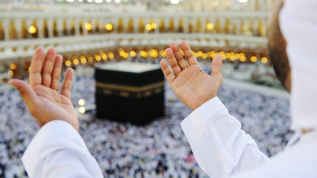 10 Essential Things You Must Pack for Hajj and Umrah